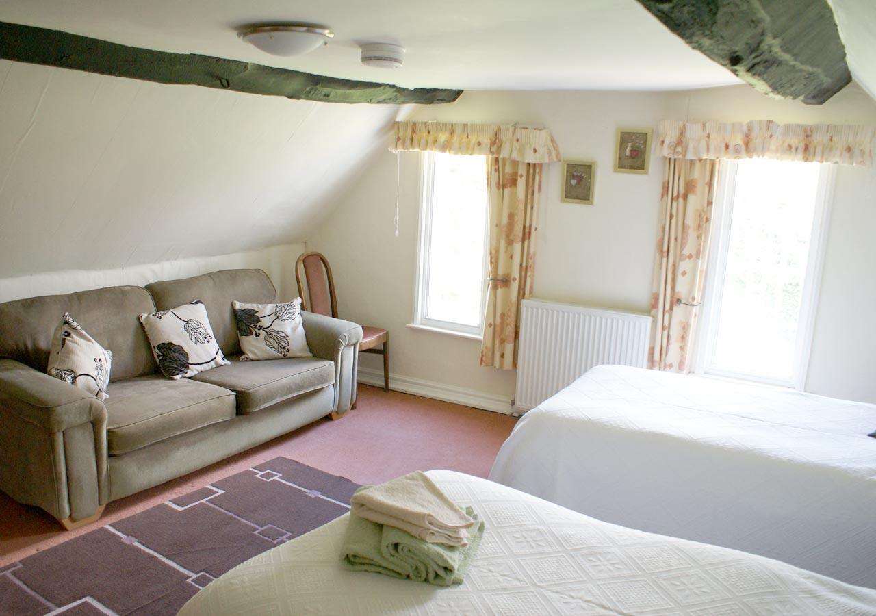 Haselor Farm B & B 이브샘 외부 사진